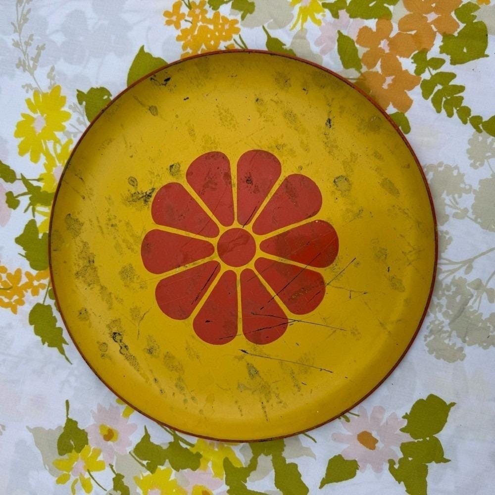 VTG 70s Metal Plate Yellow with Red Orange Flower Dark Silver Underside 13"